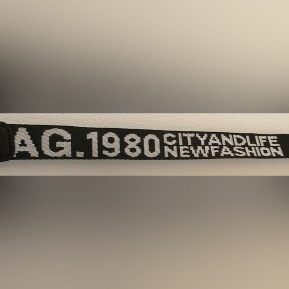 Kuchen & Co Black Text Purse - Picture 3 of 10